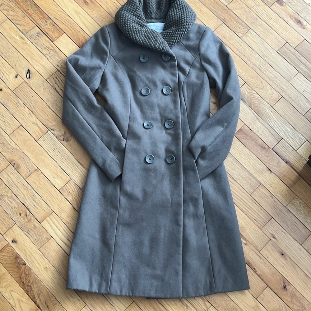 JESSICA SIMPSON peacoat in taupe. Size medium.